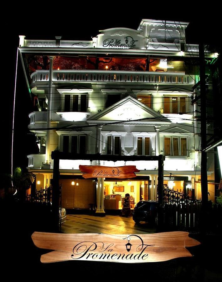La Promenade Hotel Kovalam Exteriör bild